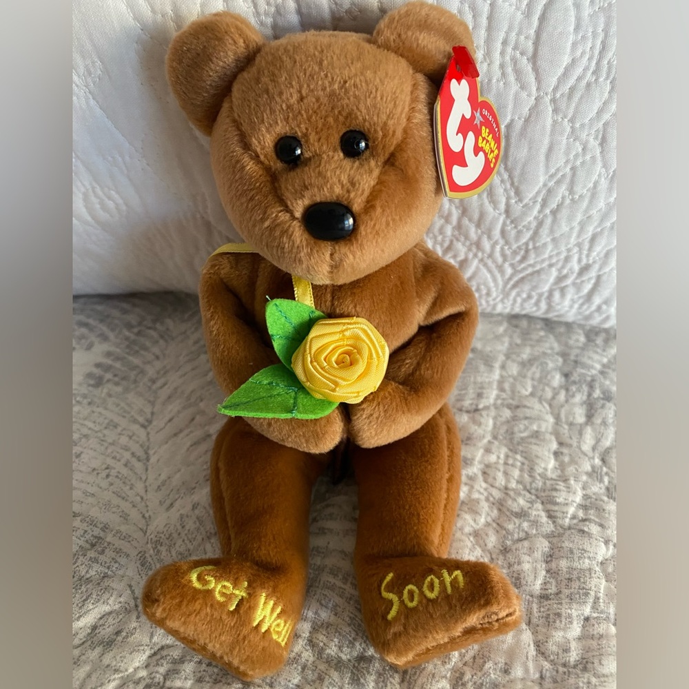 💛 RETIRED TY BEANIE BABY BEAR “BANDAGE”. RARE! DATED 2004! MWMT! APPROX 8”.